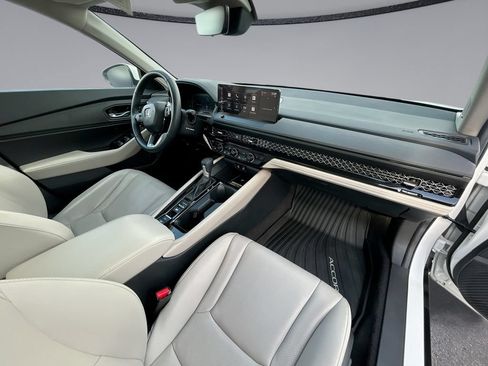 Used 2024 Honda Accord Touring image 37