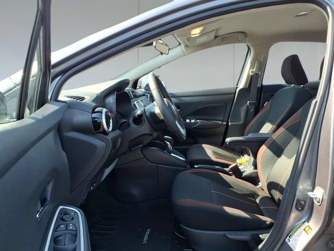 Used 2021 Nissan Versa SR w/ Convenience Package FWD image 12