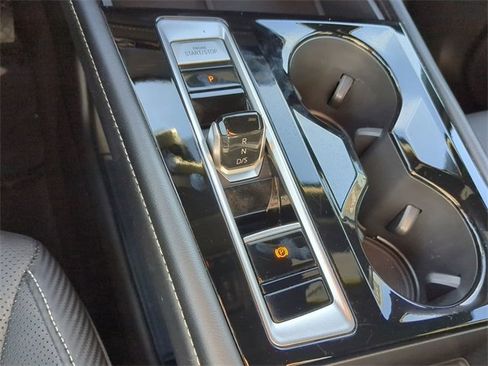 Certified 2024 Volkswagen Atlas Cross Sport SE image 26