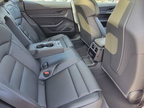 New 2026 Porsche Taycan 4S AWD/4WD image 28