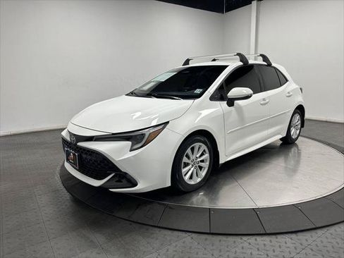 Certified 2023 Toyota Corolla SE FWD image 1