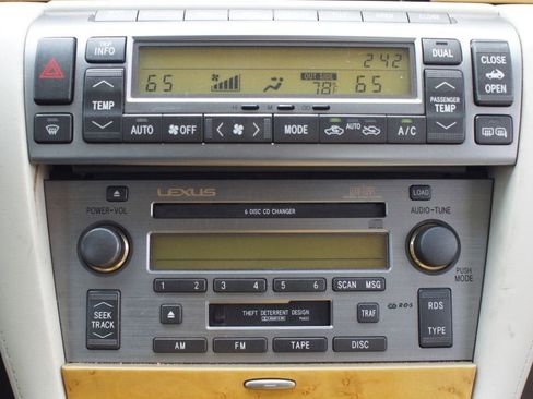 Used 2003 Lexus SC 430 Convertible RWD image 8