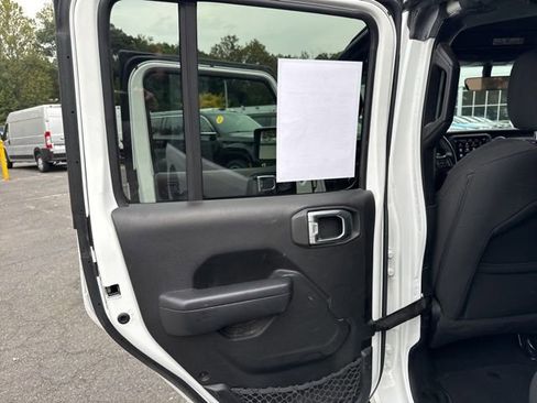 Used 2022 Jeep Wrangler Unlimited Willys image 36