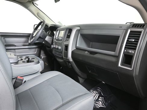 Used 2019 RAM 1500 Express w/ Express Value Package AWD/4WD image 15