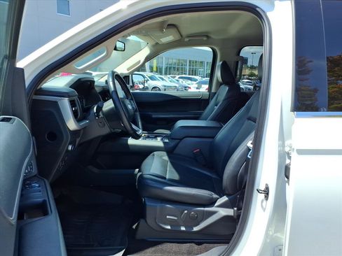 Used 2022 Ford Expedition XLT AWD/4WD image 11