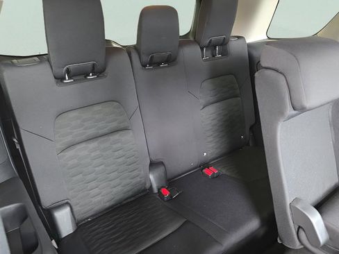 Used 2025 Nissan Pathfinder SV FWD image 6