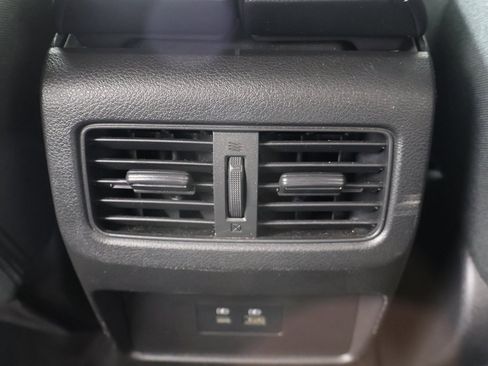 Used 2023 Nissan Rogue SV image 26