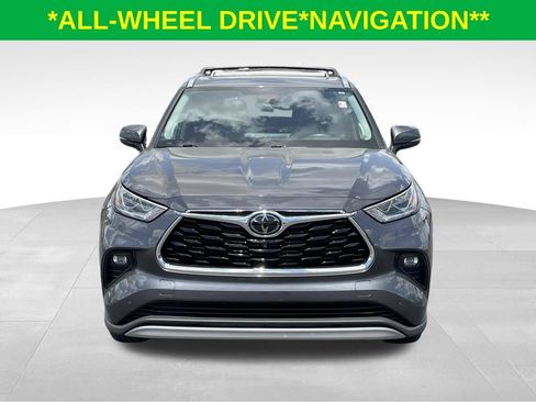 Used 2020 Toyota Highlander Platinum AWD/4WD image 2