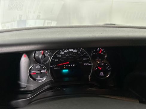 Used 2024 Chevrolet Express 2500 image 17