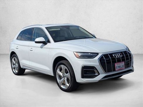 Used 2021 Audi Q5 Prestige w/ Prestige Package AWD/4WD image 3
