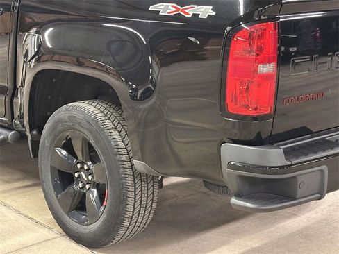 Used 2021 Chevrolet Colorado LT w/ Redline Special Edition image 11