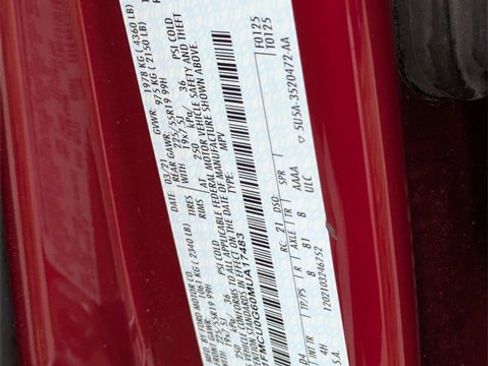 Used 2021 Ford Escape SE w/ SE Sport Appearance Package image 36