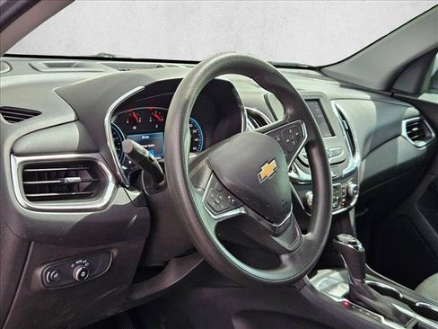 Used 2020 Chevrolet Equinox LT w/ LPO, Floor Liner Package FWD image 9