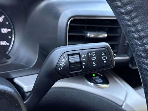Used 2020 Ford Explorer XLT w/ Equipment Group 202A RWD image 37