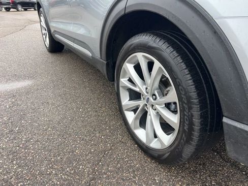 Certified 2023 Ford Explorer Platinum w/ Technology Package AWD/4WD image 31
