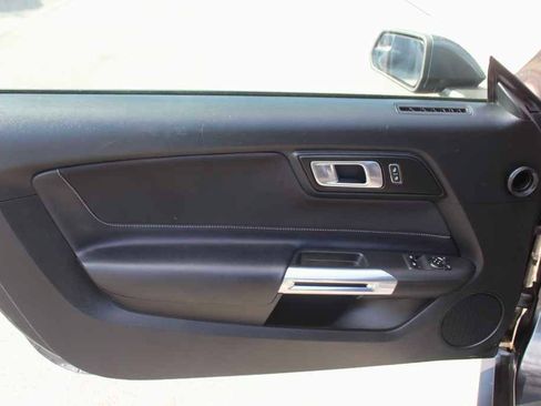 Used 2020 Ford Mustang Coupe RWD image 10
