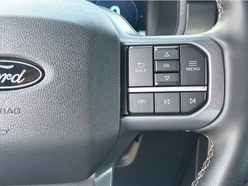 Used 2025 Ford F150 Lariat AWD/4WD image 18