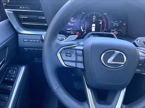 Used 2025 Lexus GX 550 w/ Accessory Package (2T) AWD/4WD image 24