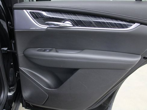 Used 2023 Cadillac XT6 Premium Luxury image 26