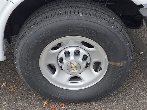 New 2025 Chevrolet Express 2500 image 6