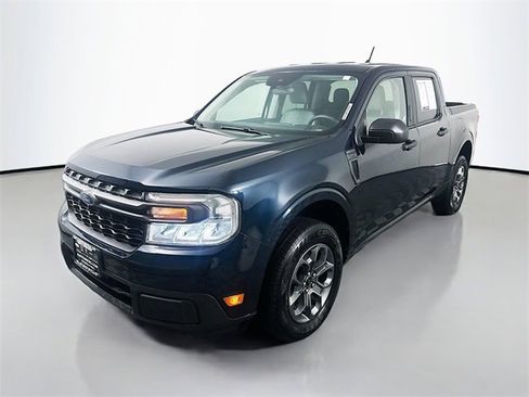 Used 2023 Ford Maverick XLT image 3