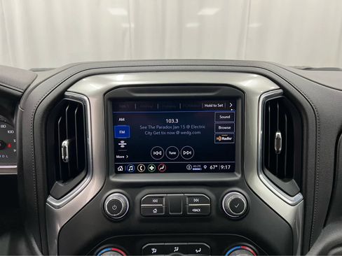 Used 2021 Chevrolet Silverado 2500 LTZ w/ LTZ Convenience Package image 26