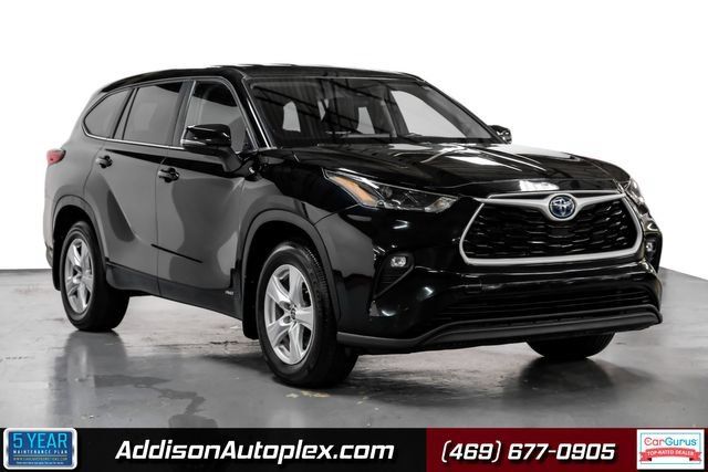 Used 2023 Toyota Highlander LE AWD/4WD image 1