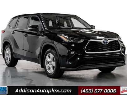 Used 2023 Toyota Highlander LE
