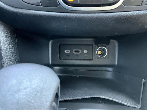 Used 2023 Chevrolet Equinox LT w/ Driver Convenience Package image 31