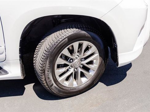 Used 2017 Lexus GX 460 Luxury AWD/4WD image 38