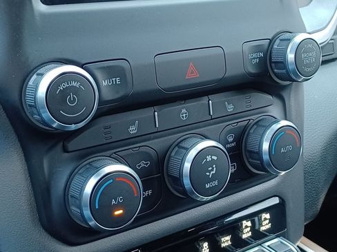 Used 2020 RAM 1500 Big Horn AWD/4WD image 23