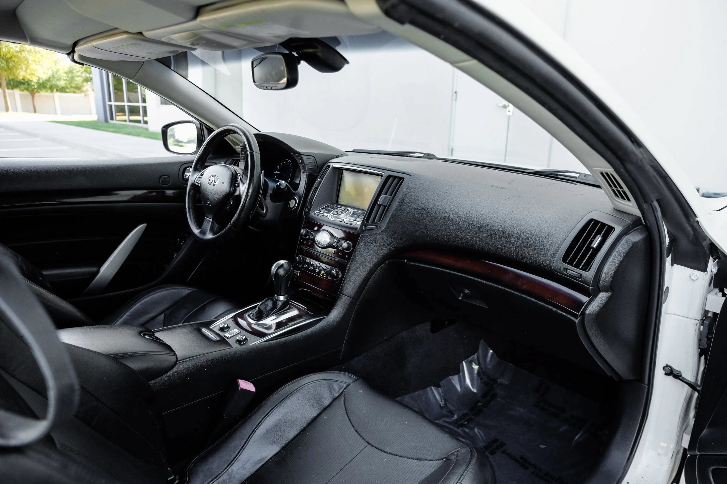 Used 2015 INFINITI Q60 Convertible w/ Premium Package RWD image 18