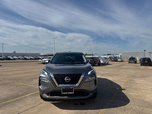 Certified 2023 Nissan Rogue SV FWD image 4