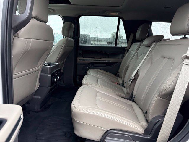 Used 2018 Ford Expedition Limited w/ Equipment Group 301A AWD/4WD image 17