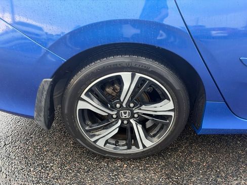 Used 2016 Honda Civic Touring image 10
