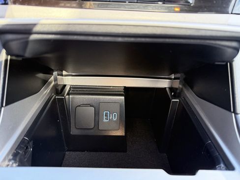 Used 2023 Ford Explorer Timberline image 18