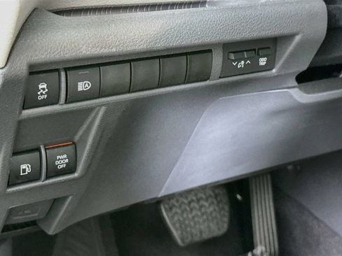 Certified 2024 Toyota Sienna LE FWD image 18