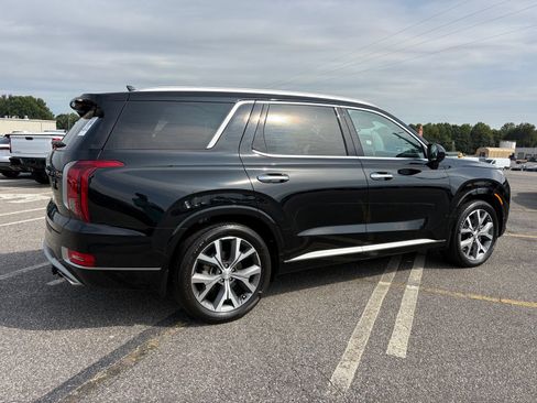 Used 2022 Hyundai Palisade Limited FWD image 3