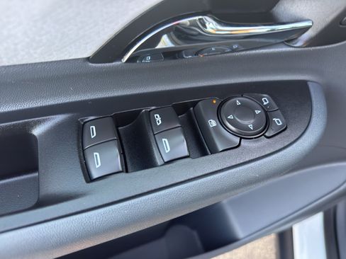 Used 2017 Chevrolet Bolt LT FWD image 12