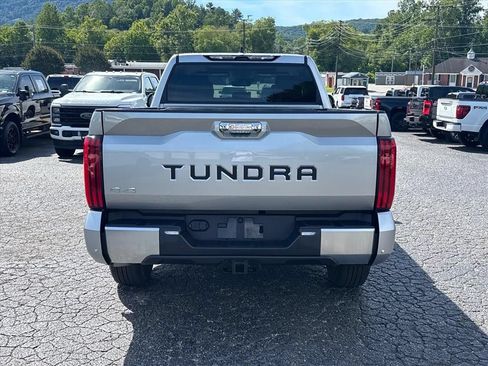Used 2022 Toyota Tundra Limited AWD/4WD image 6