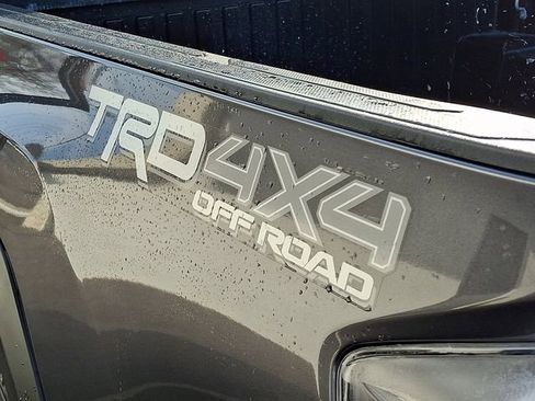 Used 2022 Toyota Tacoma TRD Off-Road image 31