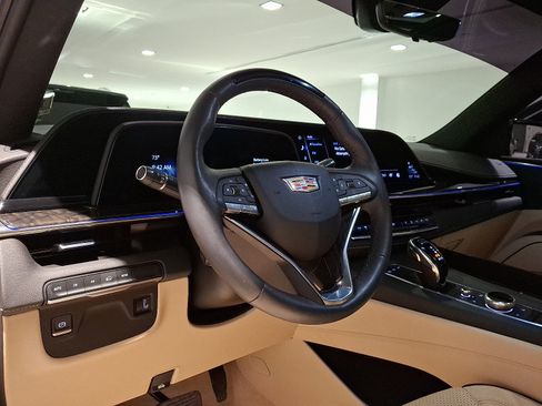 Certified 2023 Cadillac Escalade ESV Premium Luxury image 13