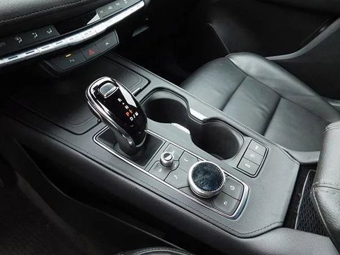 Used 2023 Cadillac XT4 Premium Luxury image 22