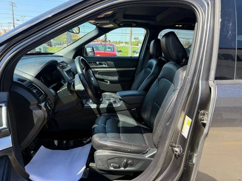 Used 2018 Ford Explorer XLT w/ Equipment Group 202A AWD/4WD image 19