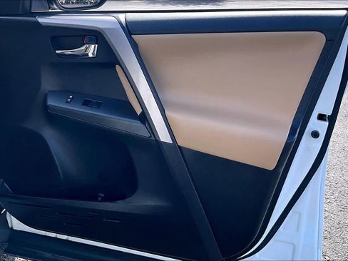 Used 2016 Toyota RAV4 XLE image 22