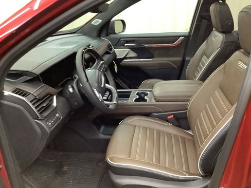 New 2026 GMC Acadia Denali Ultimate w/ LPO, All-Weather Package image 16