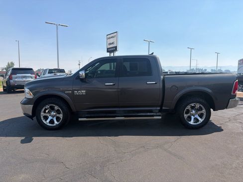 Used 2018 RAM 1500 Laramie AWD/4WD image 5