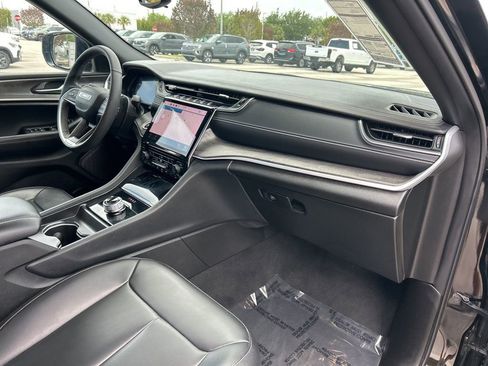 Used 2024 Jeep Grand Cherokee L Limited image 43