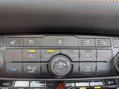 Used 2025 Dodge Durango R/T AWD/4WD image 34