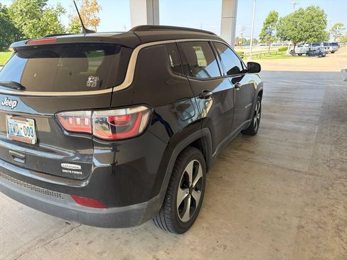 Used 2018 Jeep Compass Latitude w/ Popular Equipment Group FWD image 4